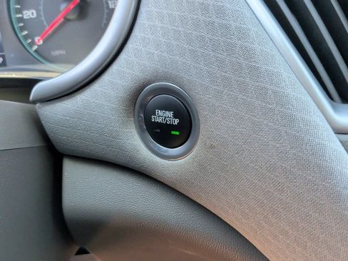 Used 2025 Chevrolet Malibu LT FWD image 23