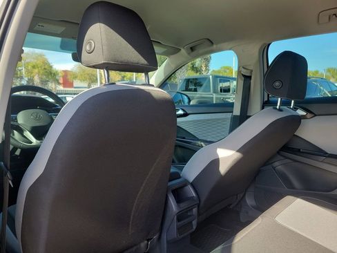 Used 2023 Volkswagen Taos S image 11