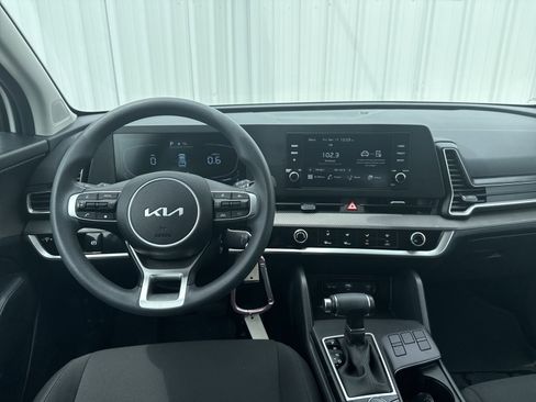 Used 2025 Kia Sportage LX image 18