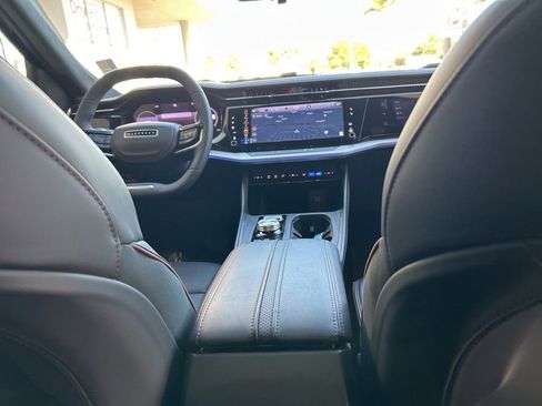 Used 2024 Jeep Wagoneer Launch Edition image 33