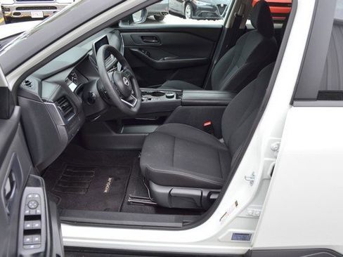 Used 2024 Nissan Rogue S image 17