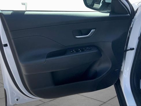 Used 2024 Hyundai Kona Limited FWD image 21