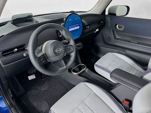 Certified 2025 MINI Cooper S image 9