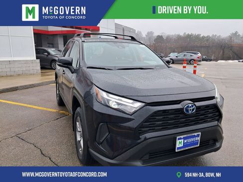 Used 2023 Toyota RAV4 XLE w/ Convenience Package image 7