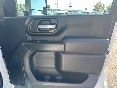 Used 2024 Chevrolet Silverado 3500 W/T image 31