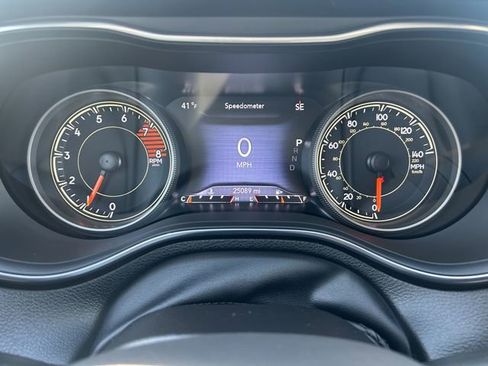 Used 2022 Jeep Cherokee Trailhawk image 13