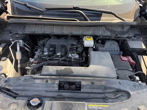 Used 2025 Nissan Pathfinder SV FWD image 29