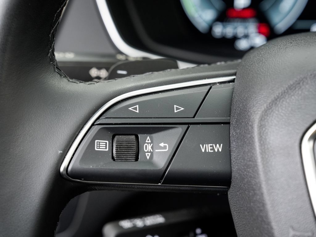 Used 2021 Audi Q5 e Premium Plus AWD/4WD image 13