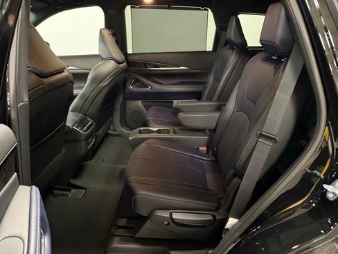 Used 2026 INFINITI QX60 Sport image 17