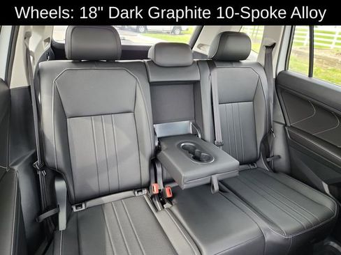 Used 2022 Volkswagen Tiguan SE w/ Panoramic Sunroof Package AWD/4WD image 32