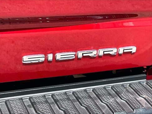 Used 2022 GMC Sierra 1500 Denali w/ Denali Reserve Package AWD/4WD image 30