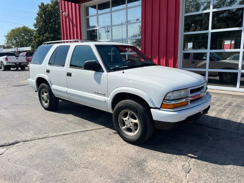 Used 2004 Chevrolet Blazer LS w/ Preferred Equipment Group image 2