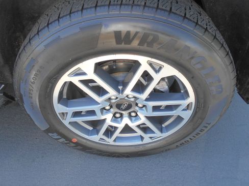 Certified 2025 Ford Expedition Active RWD image 13