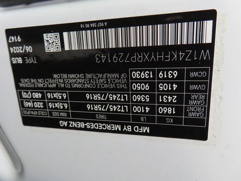 Used 2024 Mercedes-Benz Sprinter 2500 image 51