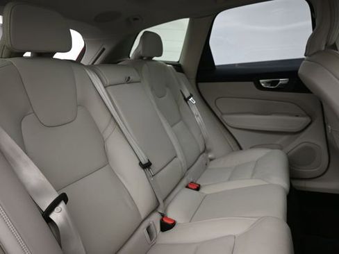 Used 2023 Volvo XC60 B5 Ultimate w/ Protection Package Premier AWD/4WD image 35