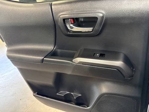 Used 2021 Toyota Tacoma TRD Sport AWD/4WD image 10
