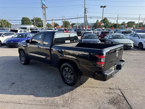 Used 2025 Nissan Frontier SV RWD image 6