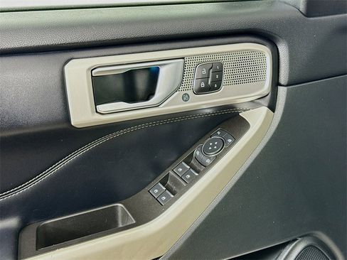 Used 2021 Ford Explorer Limited w/ Equipment Group 301A image 21