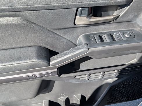 Used 2025 Toyota Tacoma 2WD Double Cab image 15