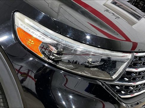 Used 2021 Ford Explorer XLT w/ Equipment Group 202A AWD/4WD image 27