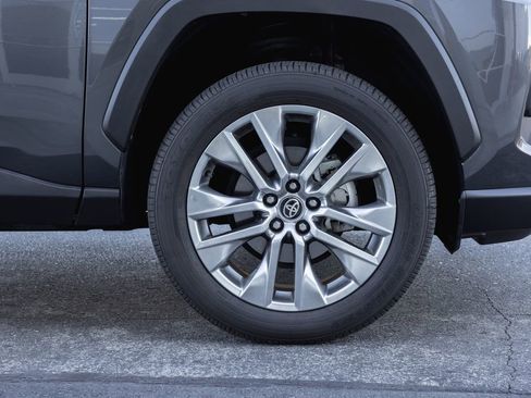 Certified 2024 Toyota RAV4 XLE Premium image 4