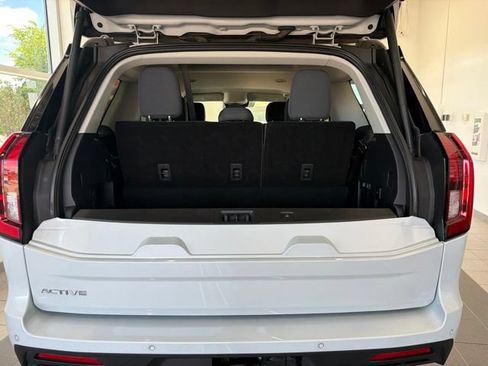 Certified 2025 Ford Expedition Active AWD/4WD image 9