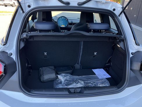 New 2025 MINI Cooper 2-Door Hardtop FWD image 25