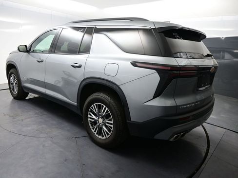 Used 2025 Chevrolet Traverse LT AWD/4WD image 4