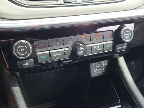 Certified 2024 Jeep Compass Limited AWD/4WD image 13