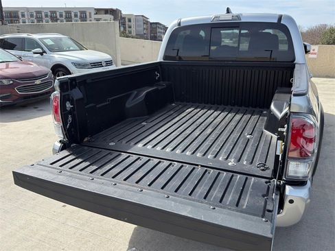 Used 2023 Toyota Tacoma TRD Off-Road w/ Technology Package image 11