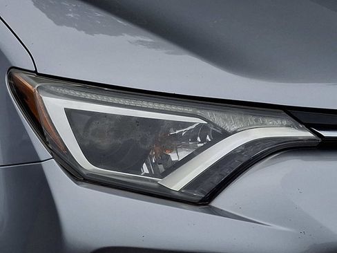 Used 2018 Toyota RAV4 XLE w/ Plus Extra Value Package AWD/4WD image 9
