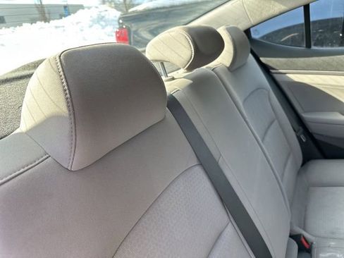 Used 2018 Hyundai Elantra SE image 13