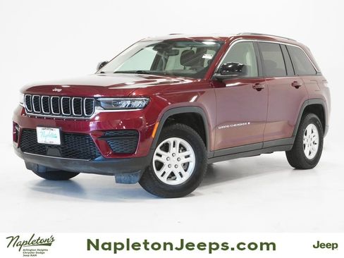 Certified 2024 Jeep Grand Cherokee Laredo image 1