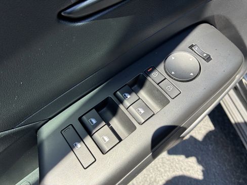 Used 2025 Hyundai Kona SEL FWD image 22