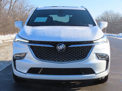 Used 2024 Buick Enclave Avenir w/ Avenir Technology Package image 18