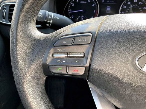 Used 2019 Hyundai Elantra GT image 11