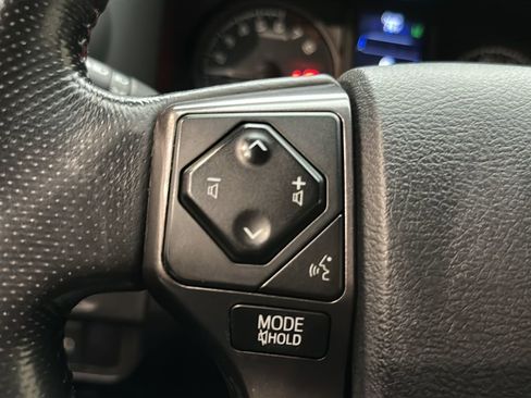 Used 2019 Toyota Tacoma TRD Off-Road w/ Technology Package AWD/4WD image 24