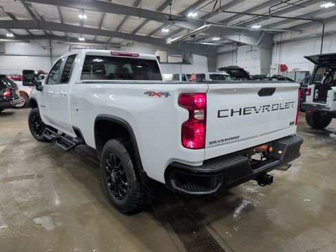 Used 2024 Chevrolet Silverado 2500 LT w/ Convenience Package AWD/4WD image 4