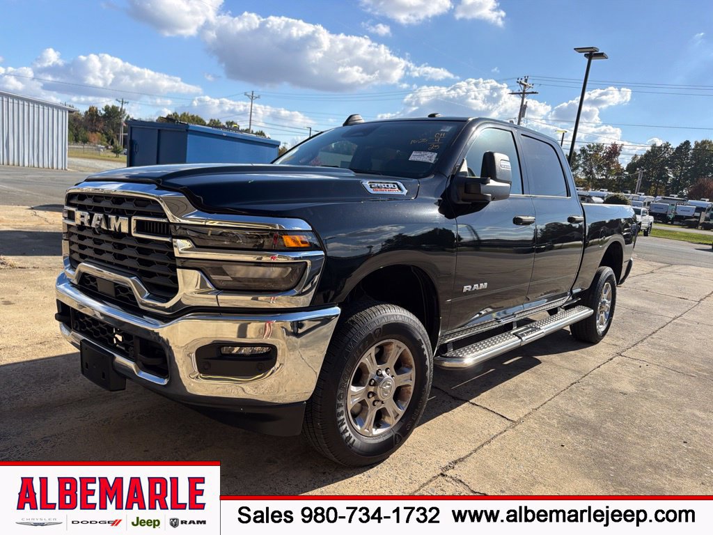 Used 2025 RAM 2500 Big Horn AWD/4WD image 1
