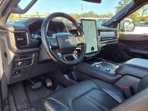 Used 2022 Ford Expedition Platinum image 27