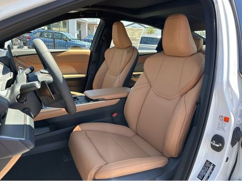 New 2026 Lexus ES 350e FWD image 16