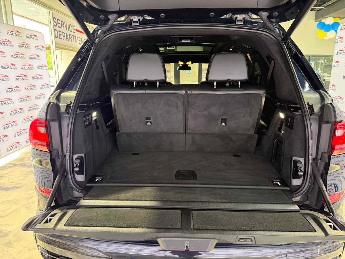 Used 2022 BMW X7 xDrive40i w/ M Sport Package AWD/4WD image 43