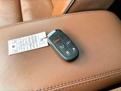 Used 2021 Jeep Grand Cherokee Overland image 35