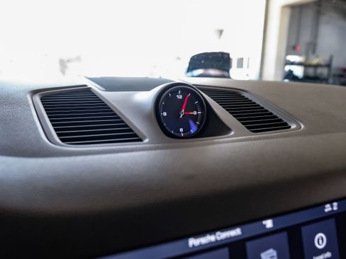 Used 2019 Porsche Cayenne AWD/4WD image 27