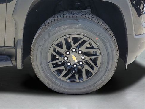 New 2025 Chevrolet Silverado EV LT image 11