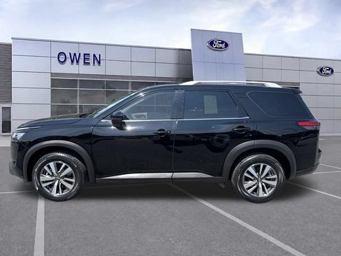 Used 2022 Nissan Pathfinder SL AWD/4WD image 2