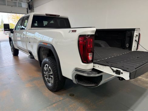 Used 2024 GMC Sierra 3500 SLE w/ SLE Value Package AWD/4WD image 4