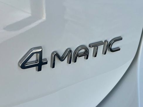 Used 2025 Mercedes-Benz EQB 300 4MATIC image 21