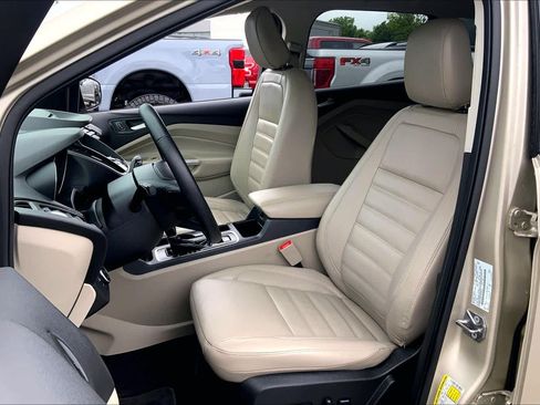 Certified 2018 Ford Escape SE w/ Ford Safe & Smart Package AWD/4WD image 8