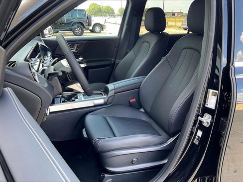 New 2026 Mercedes-Benz GLB 250 4MATIC image 9
